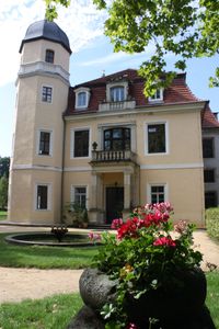SchlossHermsdorf-Seitenansicht